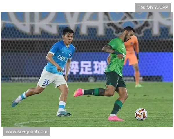 前大连人外援曼佐基自由身加盟港超升班马东区助力新赛季冲击