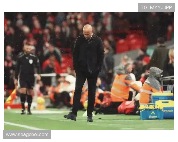 豪门悲喜夜 利物浦0-3坠入下半区 巴萨4-0登顶 曼城1-2被蓝军超越